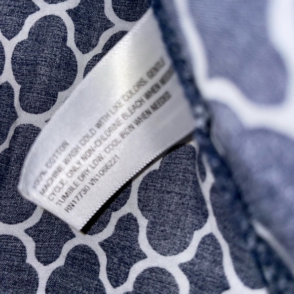 Medium Button Down. MUST BE BUNDLED - Picture 5 of 6